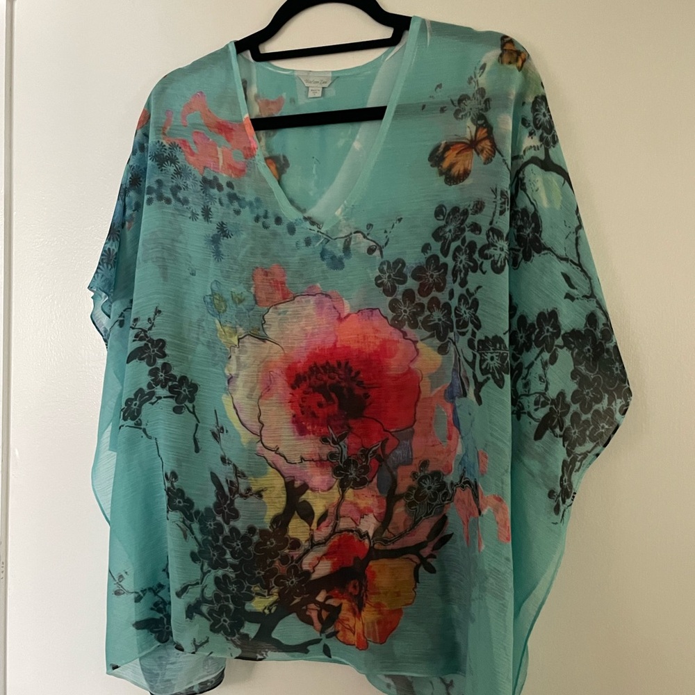 Harlow Zee Teal Boho Floral V-Neck top. Like new.